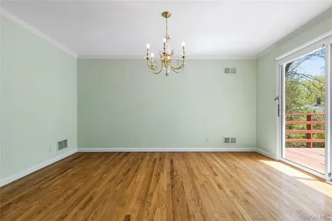 30 Claudet Way Eastchester NY 10709