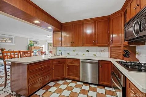 52 Windsor Terrace Yonkers NY 10701