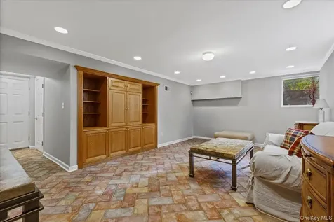 52 Windsor Terrace Yonkers NY 10701