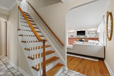 52 Windsor Terrace Yonkers NY 10701