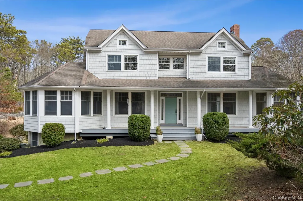 61 Channing Cross Hampton Bays NY 11946
