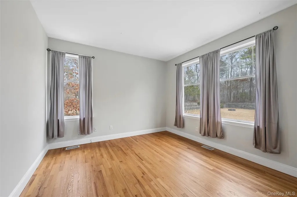 61 Channing Cross Hampton Bays NY 11946