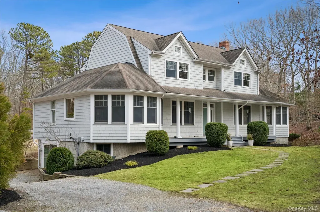 61 Channing Cross Hampton Bays NY 11946