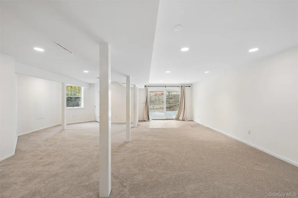 61 Channing Cross Hampton Bays NY 11946