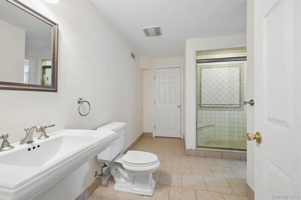 61 Channing Cross Hampton Bays NY 11946