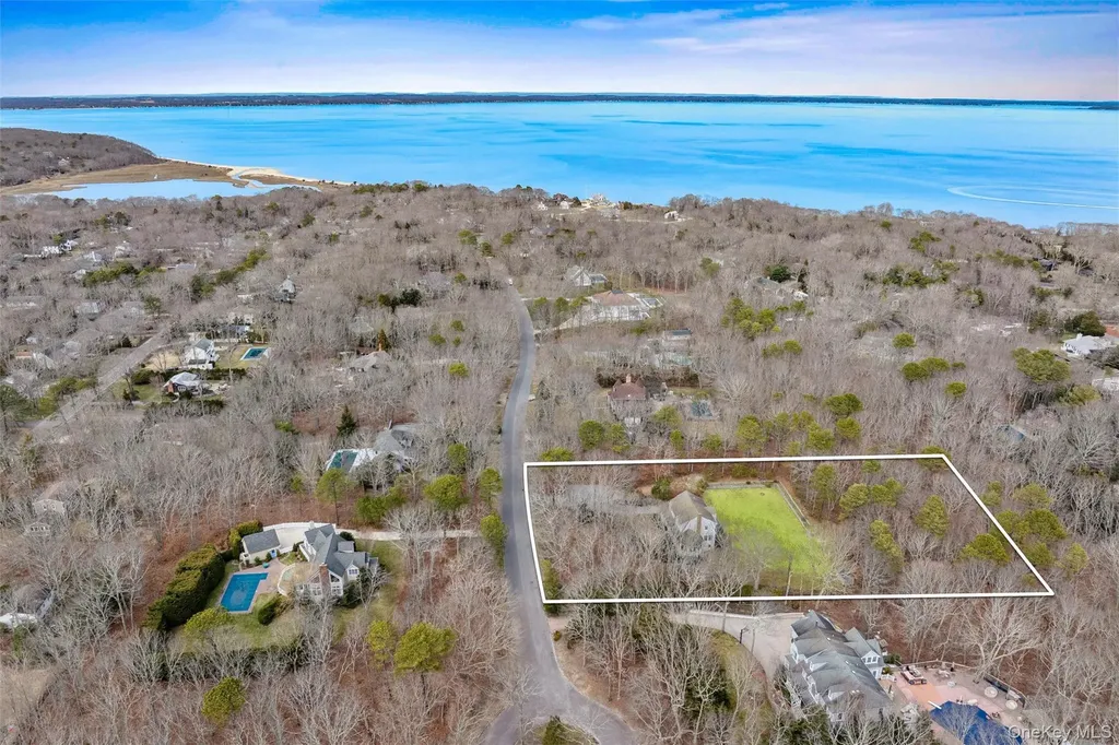 61 Channing Cross Hampton Bays NY 11946