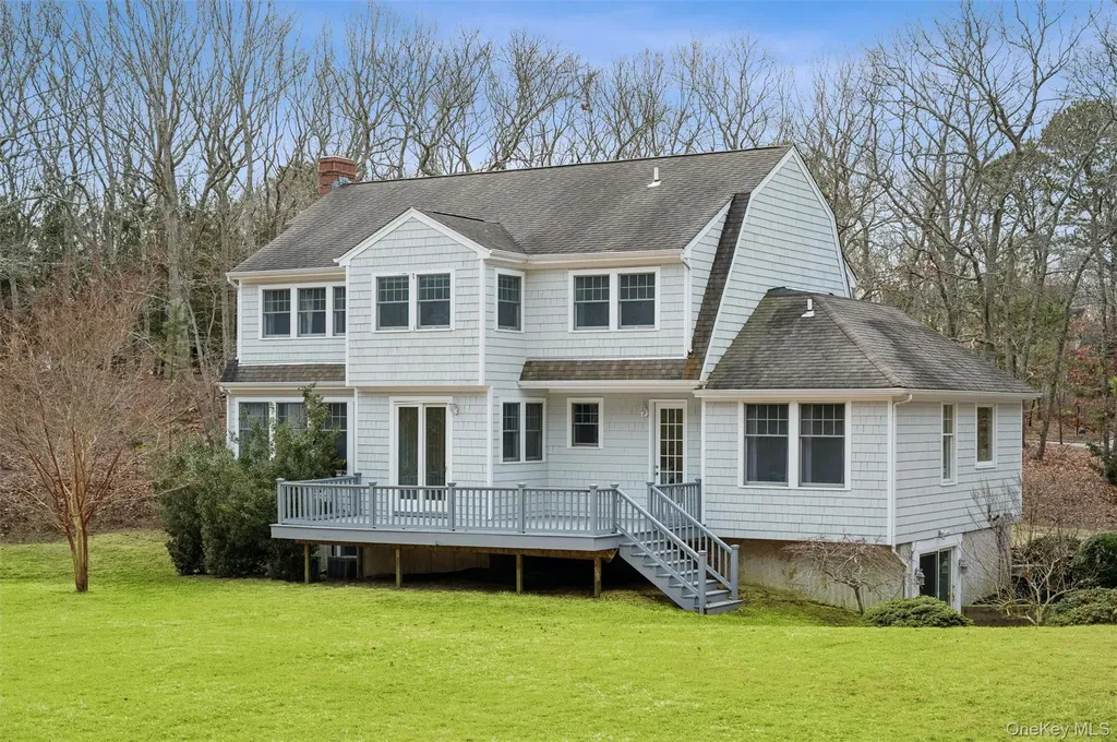 61 Channing Cross Hampton Bays NY 11946
