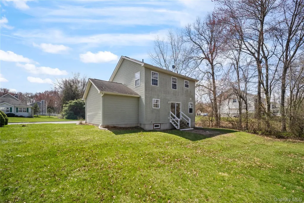 42 Autumn Drive Poughkeepsie NY 12603