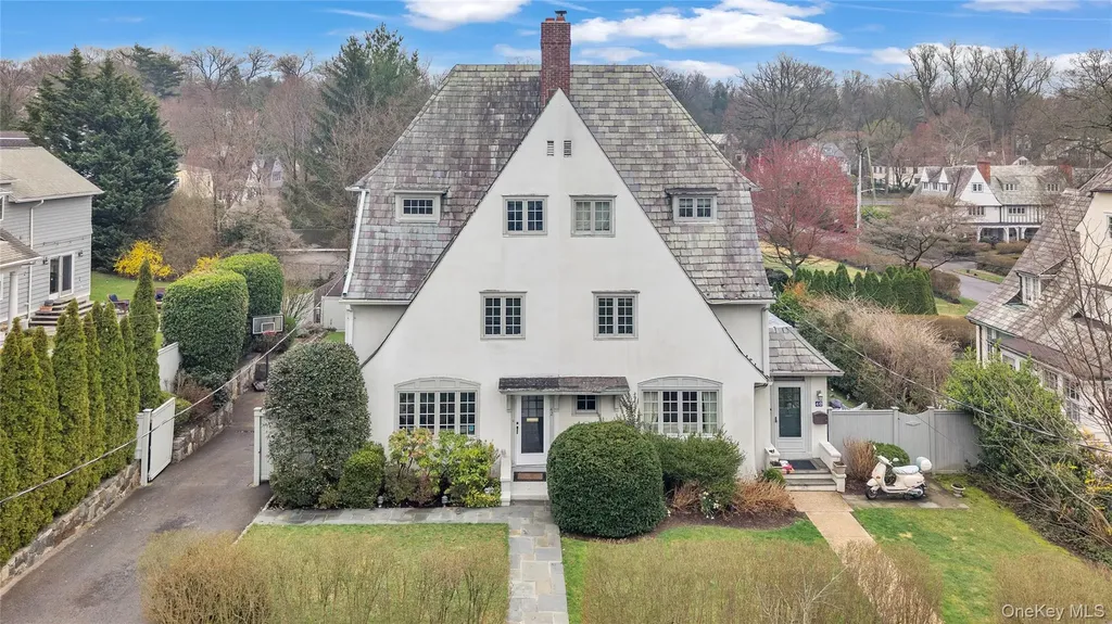 42 Tanglewylde Avenue Bronxville NY 10708