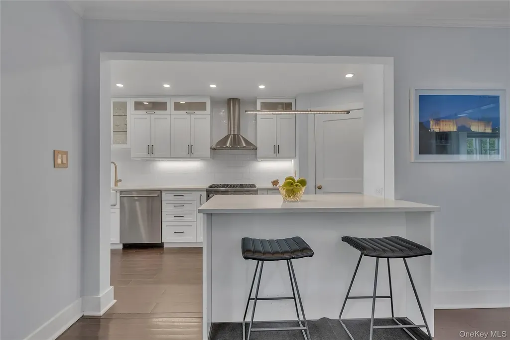 42 Tanglewylde Avenue Bronxville NY 10708