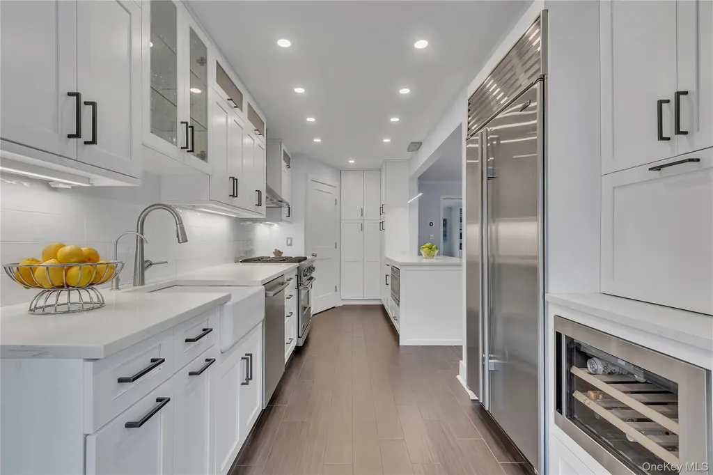 42 Tanglewylde Avenue Bronxville NY 10708