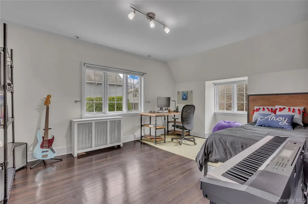 42 Tanglewylde Avenue Bronxville NY 10708