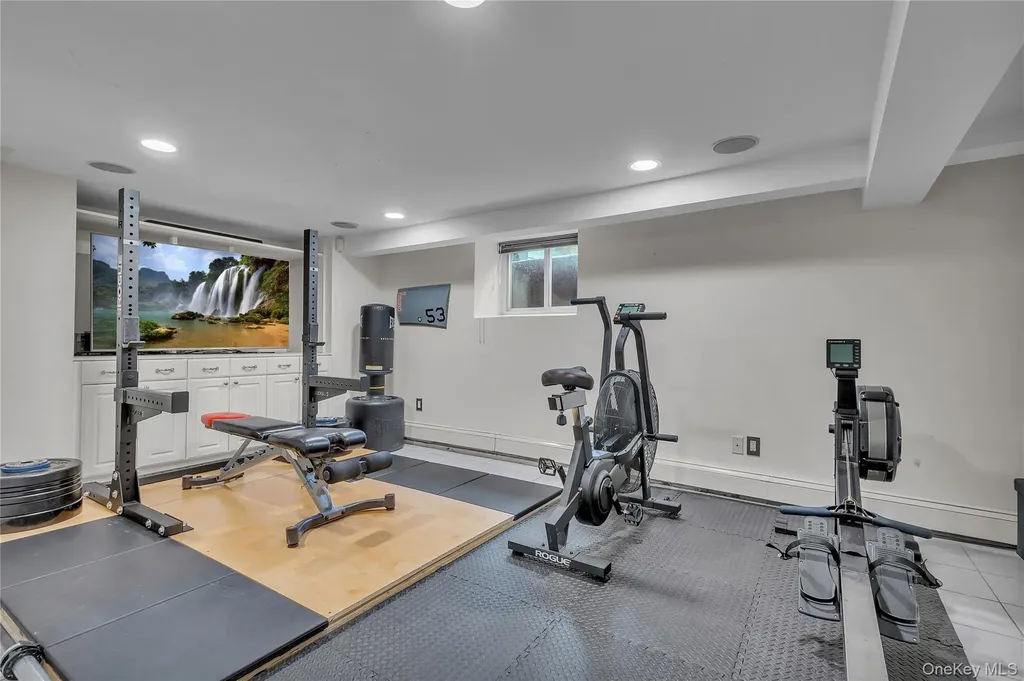 42 Tanglewylde Avenue Bronxville NY 10708