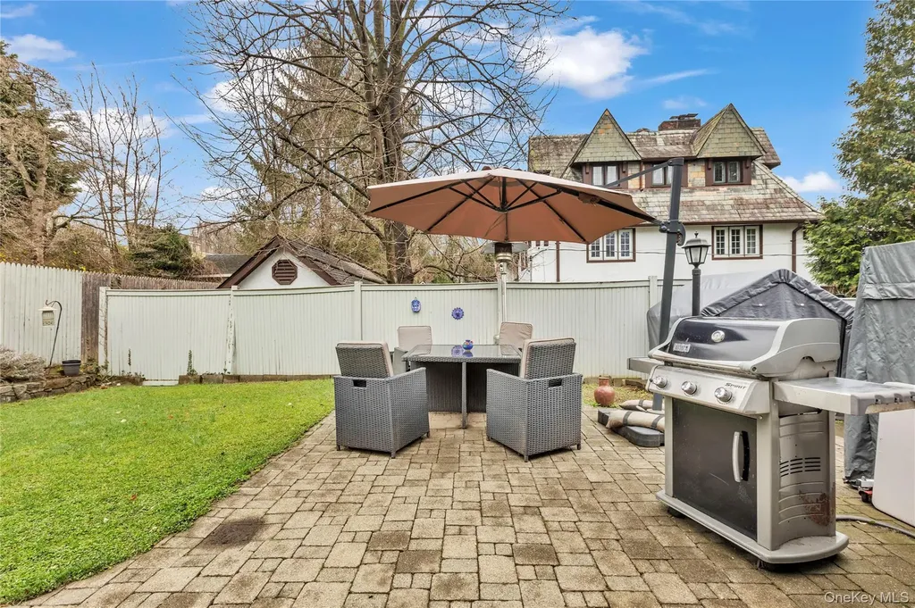 42 Tanglewylde Avenue Bronxville NY 10708