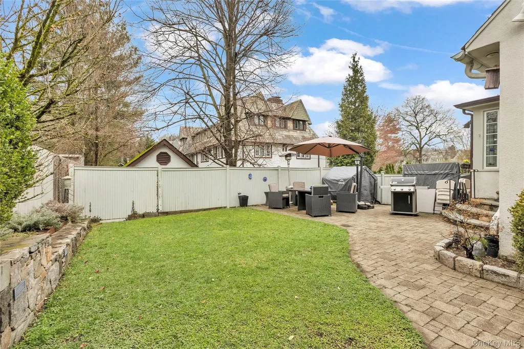 42 Tanglewylde Avenue Bronxville NY 10708