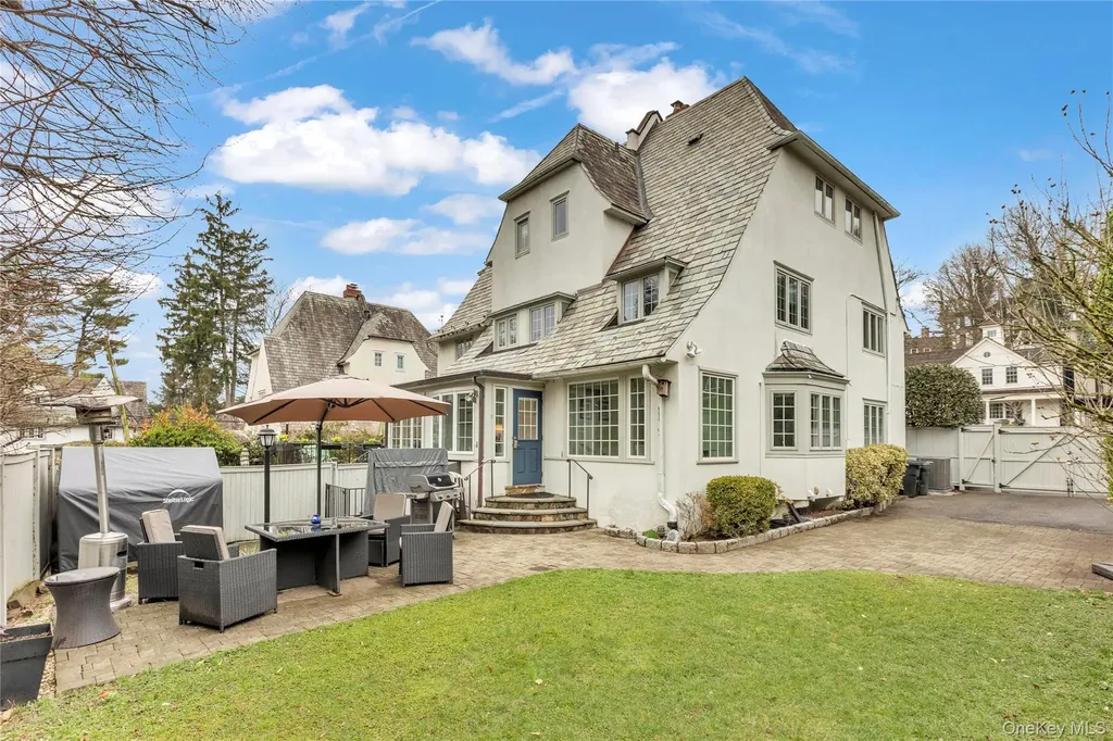 42 Tanglewylde Avenue Bronxville NY 10708