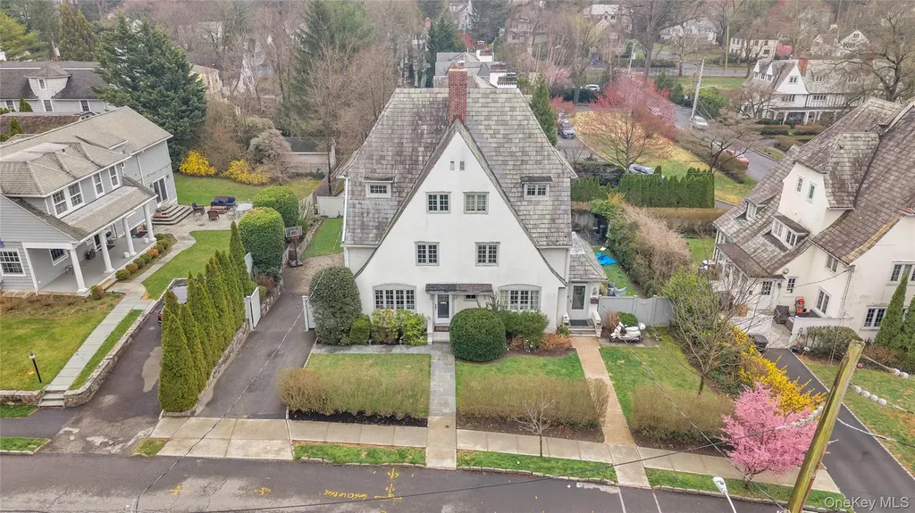 42 Tanglewylde Avenue Bronxville NY 10708