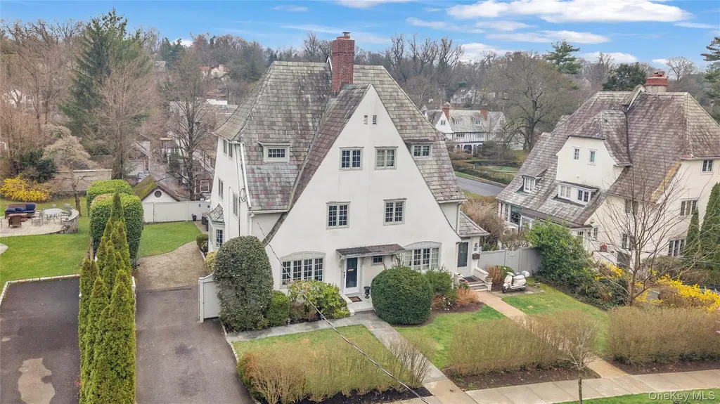 42 Tanglewylde Avenue Bronxville NY 10708