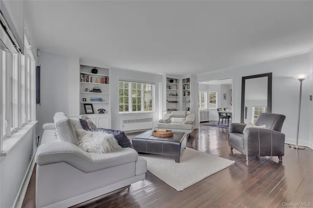 42 Tanglewylde Avenue Bronxville NY 10708