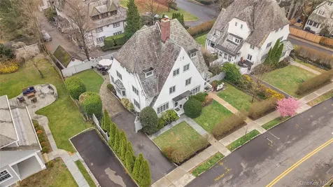 42 Tanglewylde Avenue Bronxville NY 10708
