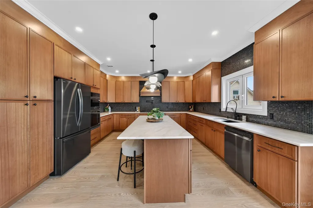 2460 Centre Avenue Bellmore NY 11710