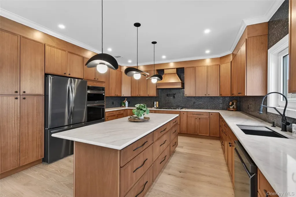 2460 Centre Avenue Bellmore NY 11710