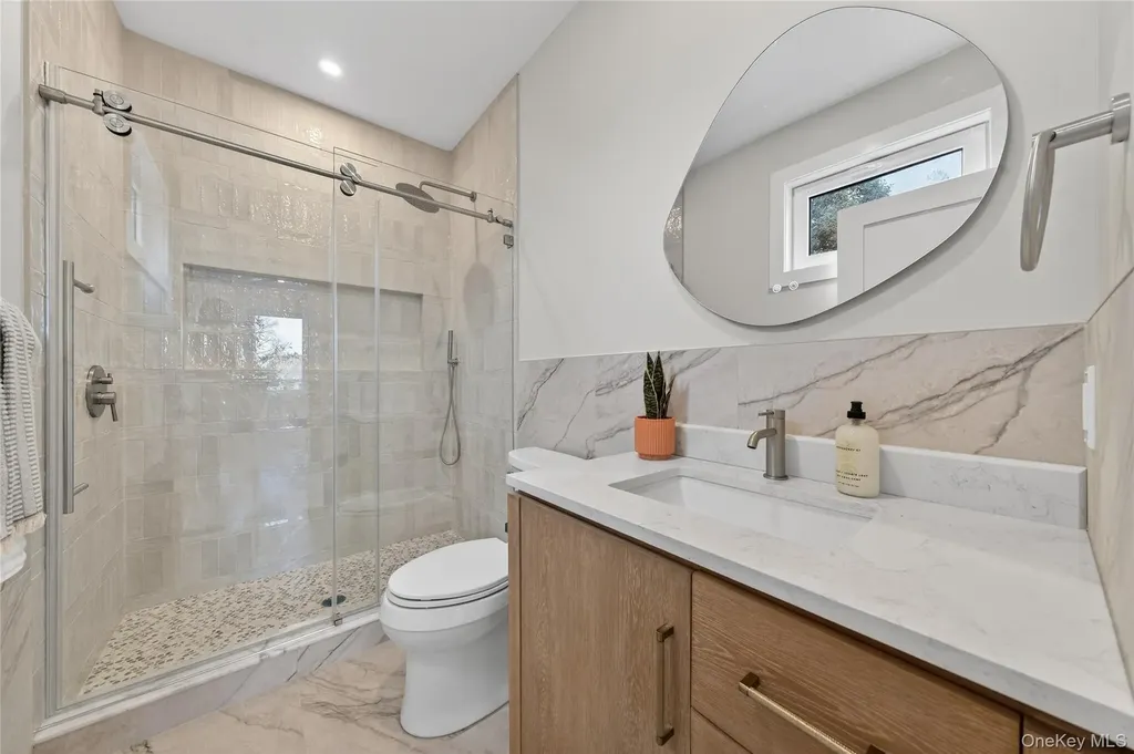 2460 Centre Avenue Bellmore NY 11710