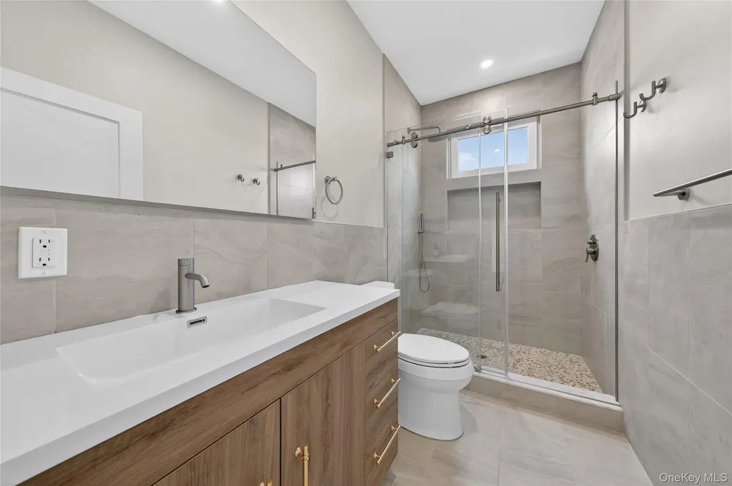 2460 Centre Avenue Bellmore NY 11710
