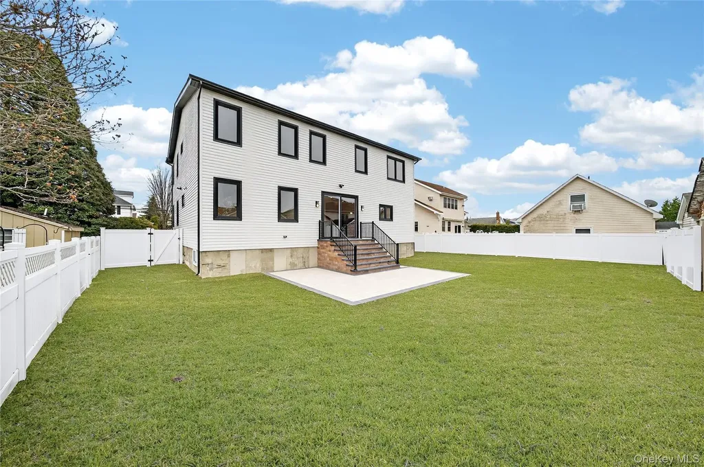 2460 Centre Avenue Bellmore NY 11710