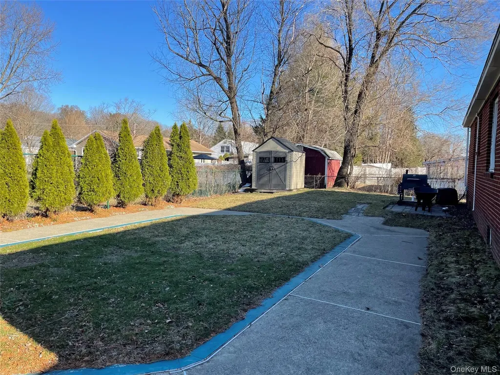 17 Bosher Drive Colonie NY 12205