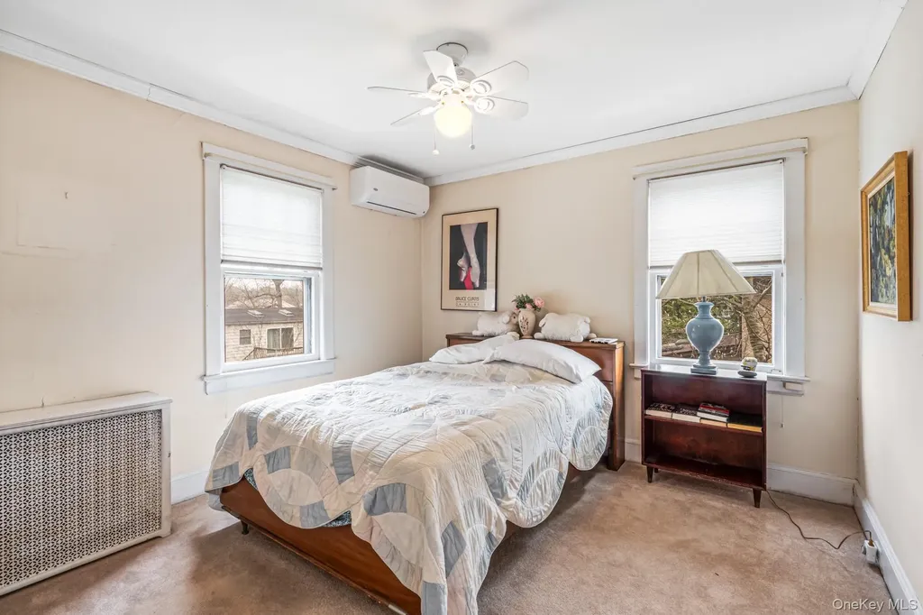 335 Warwick Avenue Douglaston NY 11363