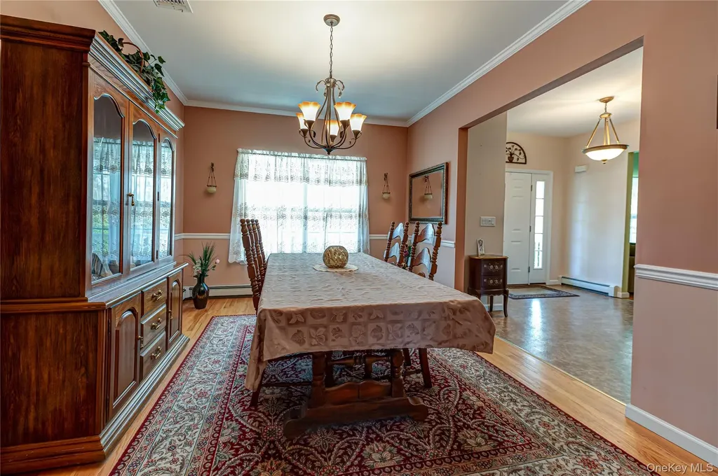 108 Maple Wood Lane Riverhead NY 11901