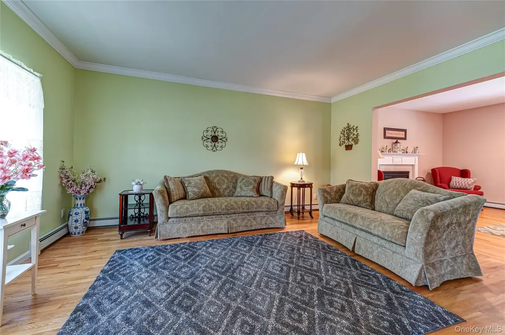 108 Maple Wood Lane Riverhead NY 11901