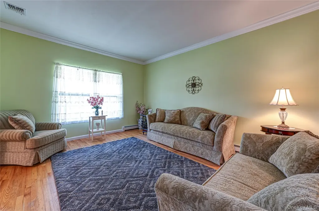 108 Maple Wood Lane Riverhead NY 11901