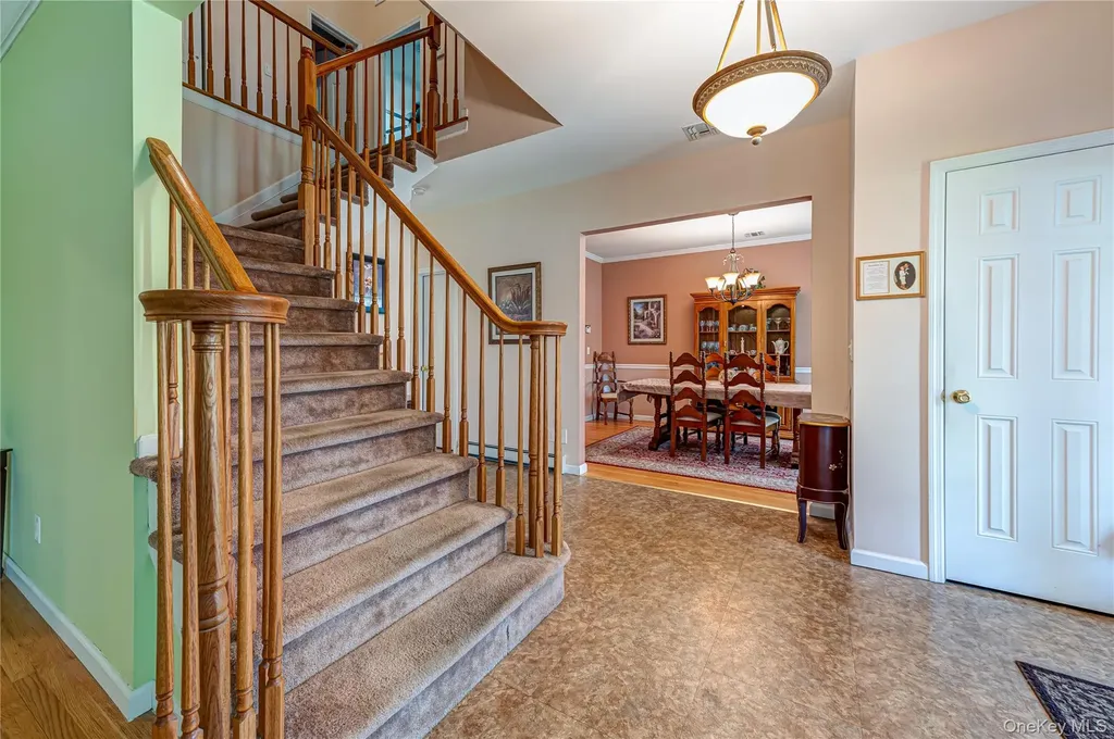 108 Maple Wood Lane Riverhead NY 11901