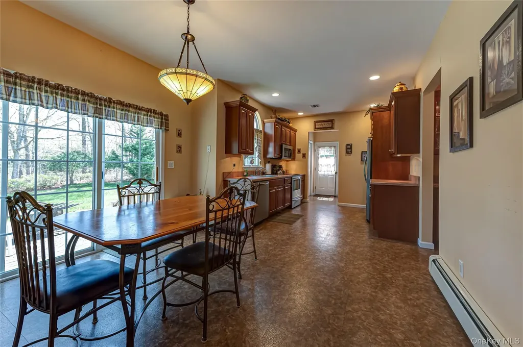 108 Maple Wood Lane Riverhead NY 11901