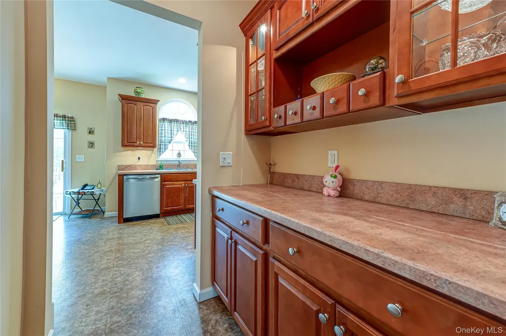 108 Maple Wood Lane Riverhead NY 11901
