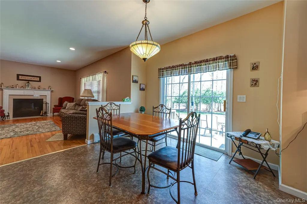 108 Maple Wood Lane Riverhead NY 11901
