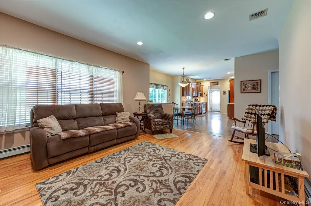 108 Maple Wood Lane Riverhead NY 11901