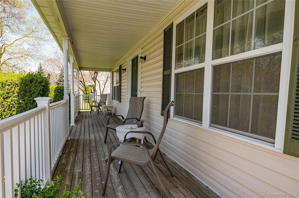 108 Maple Wood Lane Riverhead NY 11901