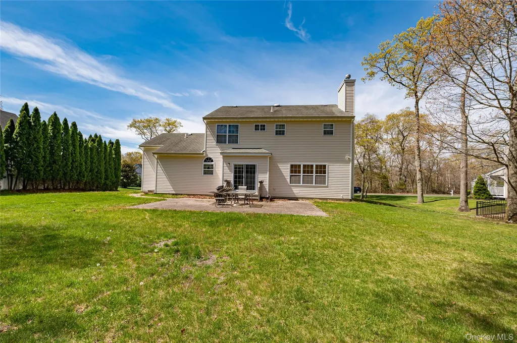108 Maple Wood Lane Riverhead NY 11901