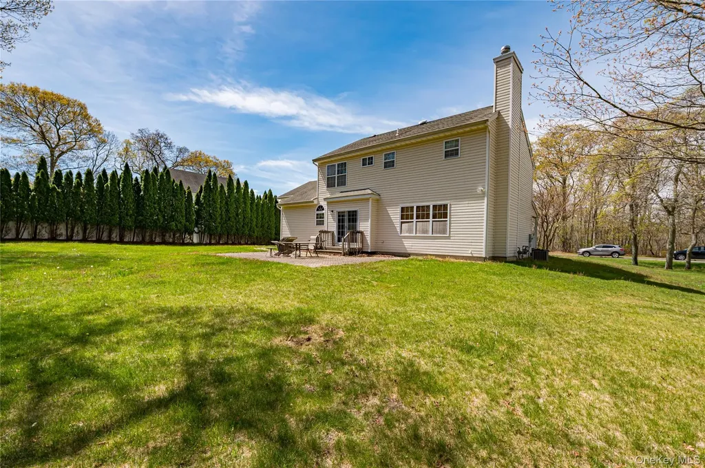 108 Maple Wood Lane Riverhead NY 11901