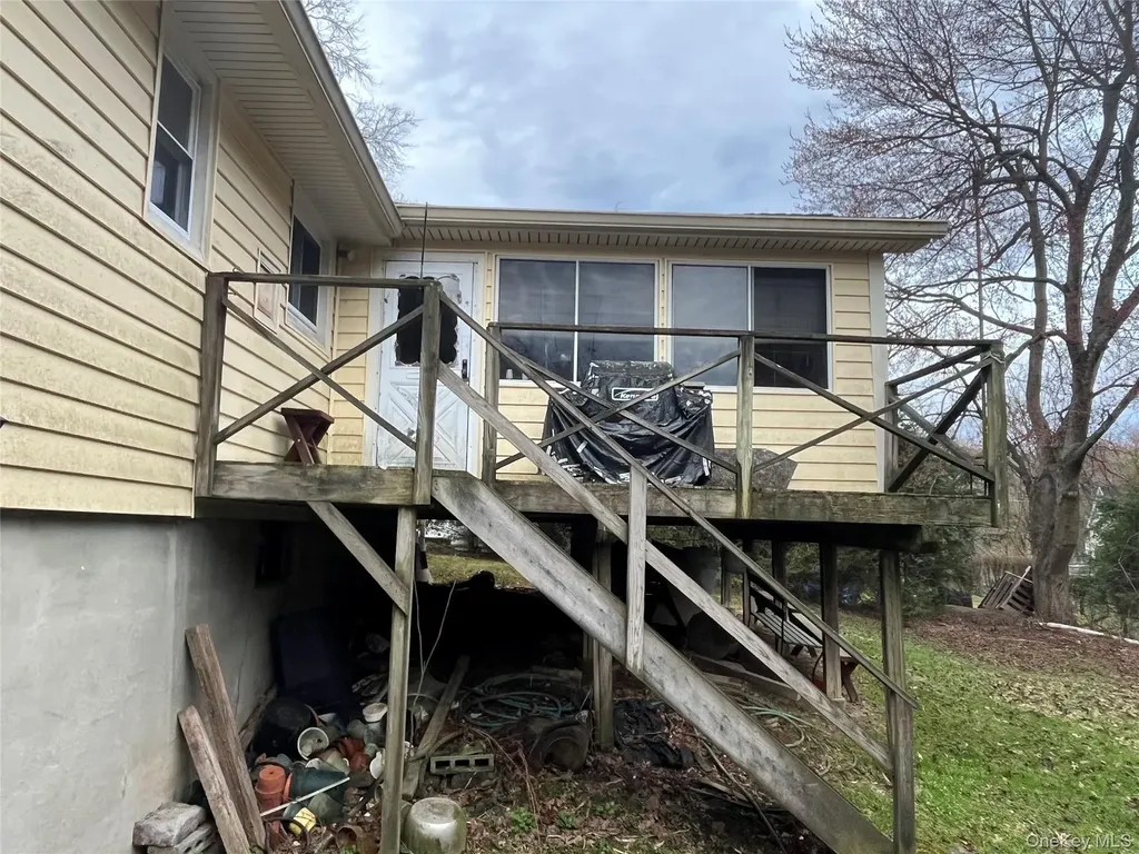 9 Sherwood Drive Poughkeepsie NY 12603
