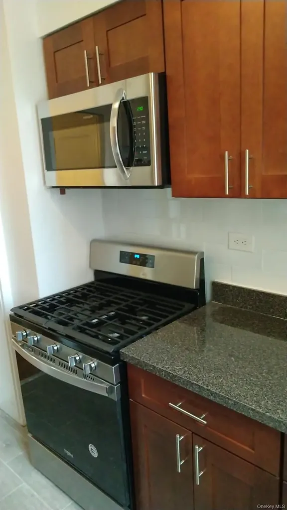 1501 Metropolitan Avenue Bronx NY 10462