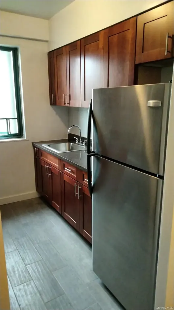 1501 Metropolitan Avenue Bronx NY 10462