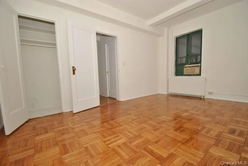 1501 Metropolitan Avenue Bronx NY 10462