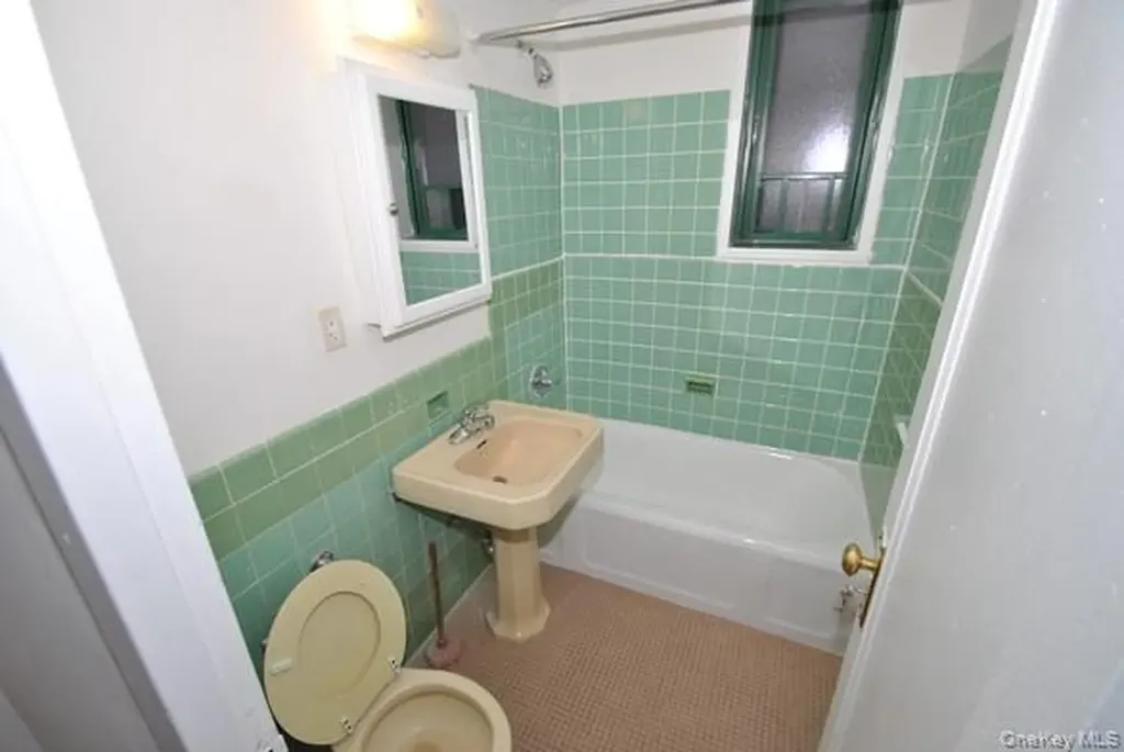 1501 Metropolitan Avenue Bronx NY 10462