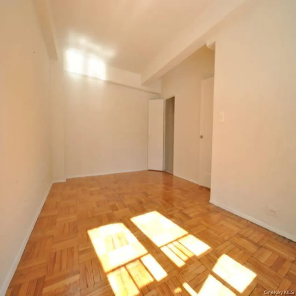 2220 E Tremont Avenue Bronx NY 10462