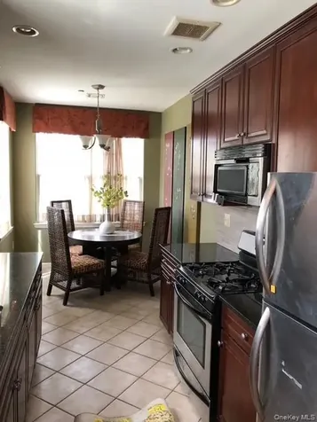 7219 Sandy Dune Way Arverne NY 11692
