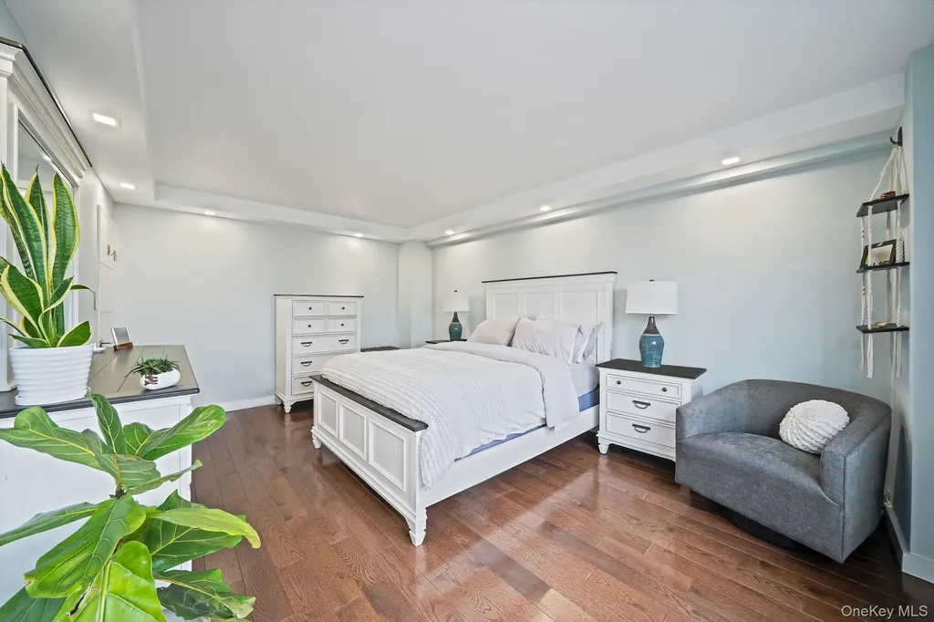 10230 66th Road Forest Hills NY 11375